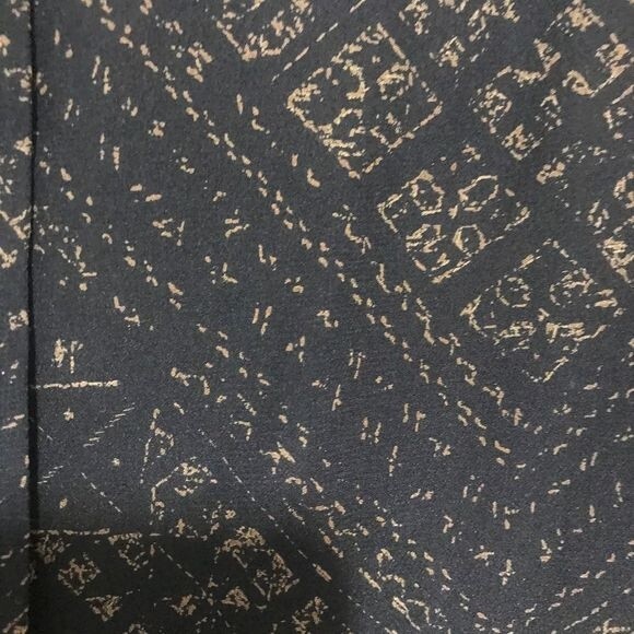 Jones New York black top  tribe  print 100% Silk button down shirt size 10 - Picture 5 of 8